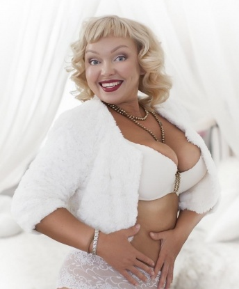 Живу в Москве, где с удовольствием предлагаю свои услуги. 💋
Раскрывая все тайны нашего восхитительного свидания, я с радостью принимаю все заботы о твоем удовольствии на себя. Мои возможности неограничены, и я готова исполнить все твои фантазии. В моих отзывах говорят о моей красоте и внимании к деталям, а мои фото подтверждают мою сексуальность. 📷👠🔥
Со мной ты окунешься в мир страсти и удовольствия, и я несомненно сделаю все, чтобы ты почувствовал себя особенным. Доверься мне, и я заставлю тебя забыть обо всем в этом мире. 💫✨
Я готова встретиться с тобой в Москве и подарить тебе незабываемые моменты. Обещаю, ты не пожалеешь об этом решении. Звони мне и давай сделаем эту встречу незабываемой! 💖💋 Лена